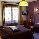 Restaurant Mas Le Chatelet מלון