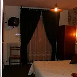Restaurant Mas Le Chatelet מלון