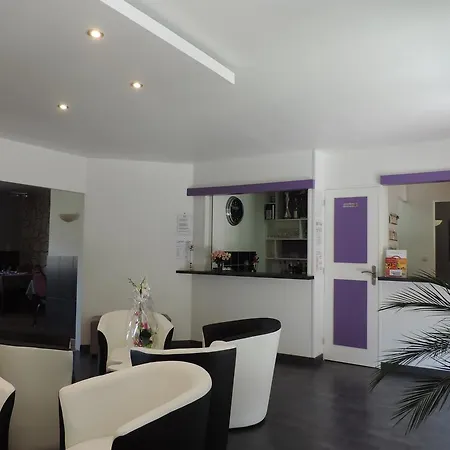 Le Chatelet Hotel