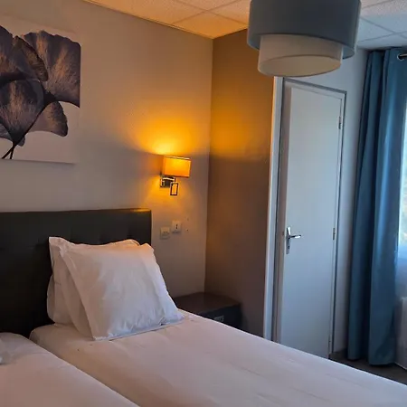 Restaurant Mas Le Chatelet Szálloda 3*