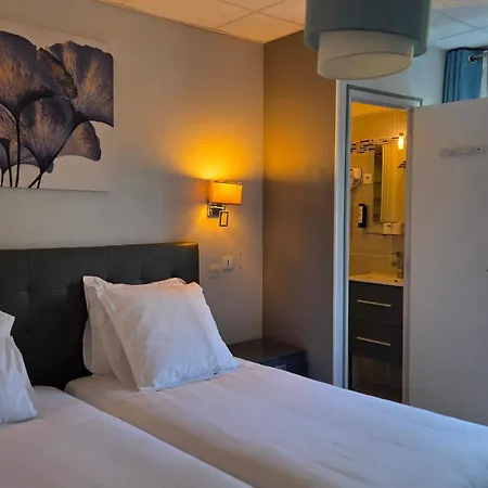 Hotell Restaurant Mas Le Chatelet 3*