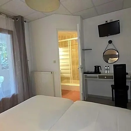 Restaurant Mas Le Chatelet Hotell 3*